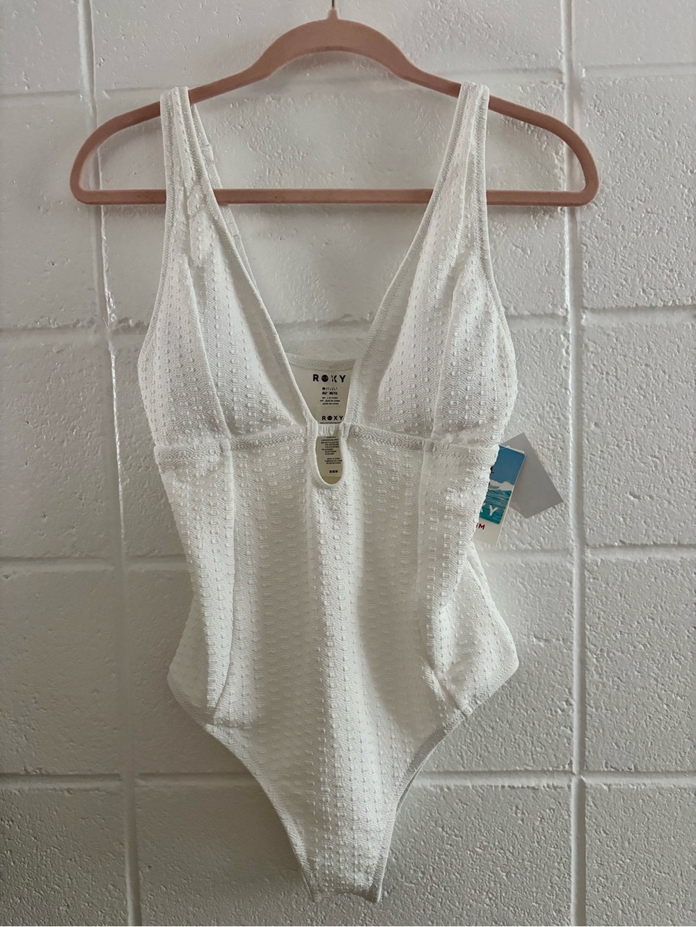 Roxy White Textured V-Neck One-Piece Swimsuit M